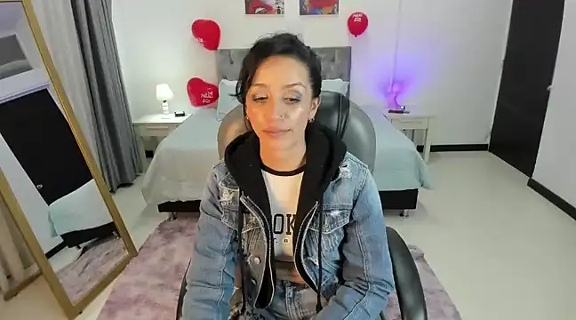 Kristen Garner online show from 02/17/25, 07:44