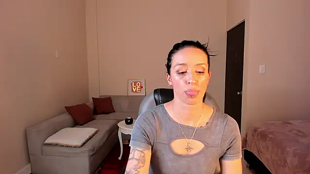 Kristen Garner online show from 03/03/26, 07:54