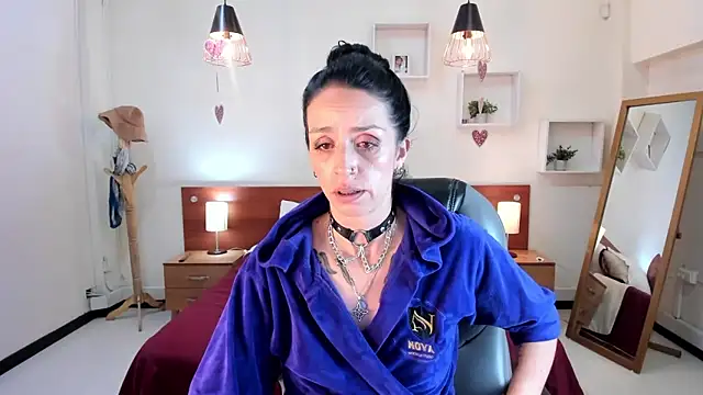 Kristen Garner online show from 02/16/25, 01:14