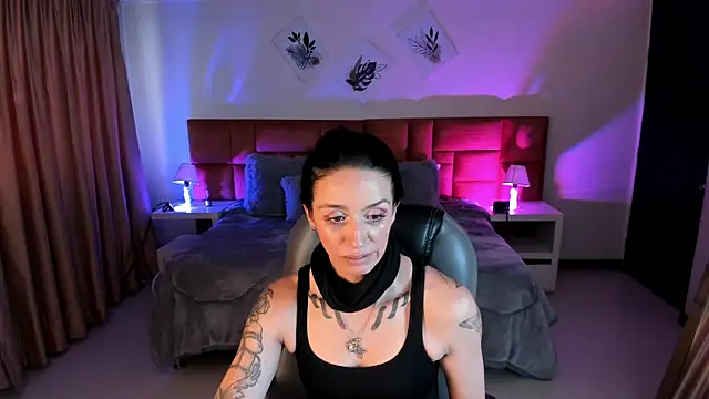 Kristen Garner online show from 11/04/25, 07:39