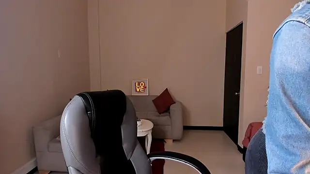 Kristen Garner online show from 04/11/26, 08:34