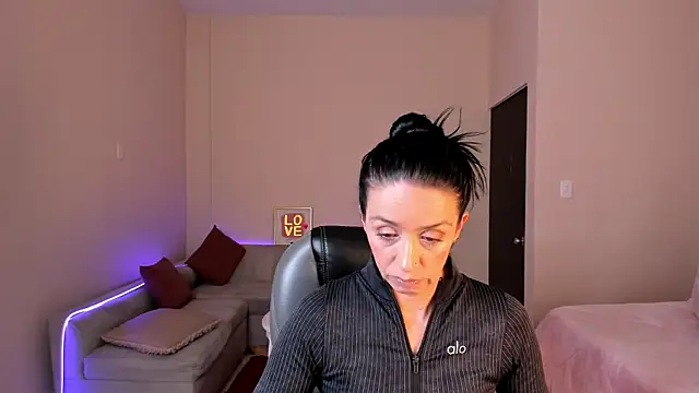 Kristen Garner online show from 05/16/26, 08:19