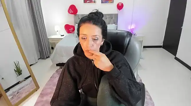 Kristen Garner online show from 02/17/25, 11:43