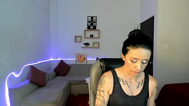 Kristen Garner online show from 11/29/25, 08:31