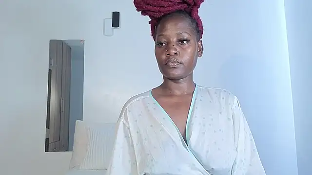 Snapshot of Elegant_Ebony chatting on 10/19/25, 01:47 Elegant Ebony online show from 10/19/25, 01:47