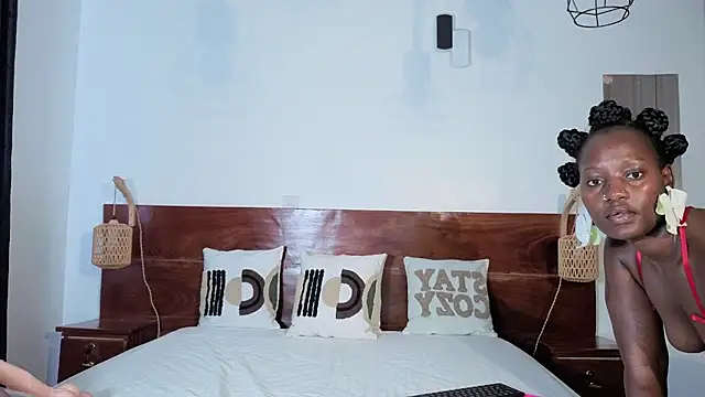 Snapshot of Elegant_Ebony chatting on 02/15/26, 08:35 Elegant Ebony online show from 02/15/26, 08:35