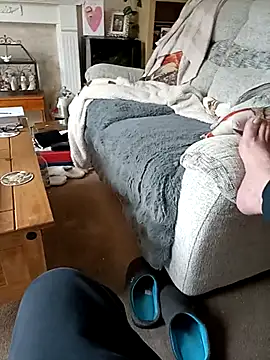 Snapshot of loveeatingcunts chatting on 04/03/26, 04:13 loveeatingcunts online show from 04/03/26, 04:13