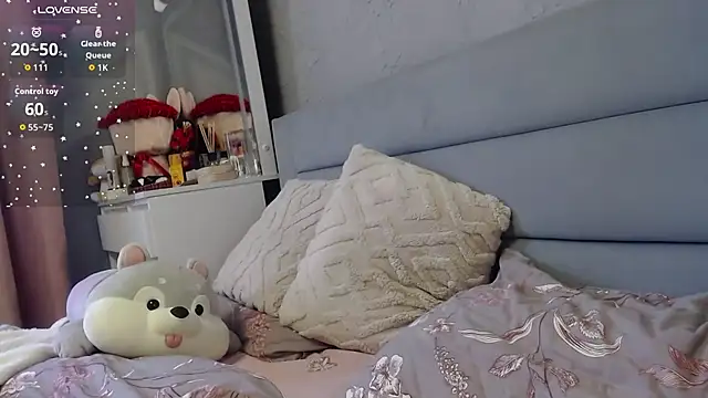 Viktoriiya bald online show from 10/19/25, 12:52