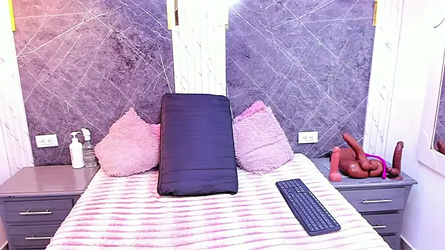 Snapshot of AndreaFletcher chatting on 12/14/25, 12:11 AndreaFletcher online show from 12/14/25, 12:11