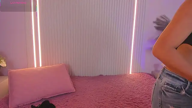 EmilyEvans7 online show from 02/26/26, 07:36