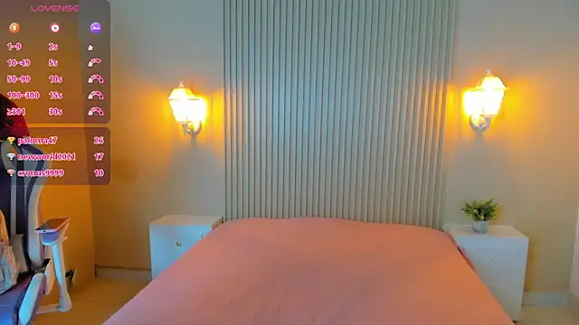 EmilyEvans7 online show from 11/24/25, 07:36