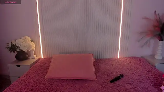 EmilyEvans7 online show from 03/27/26, 10:54