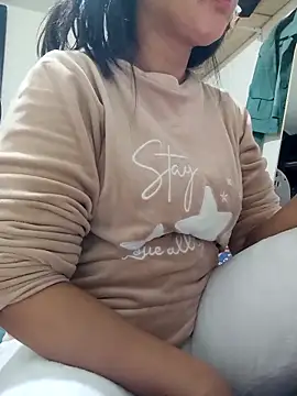 lolo890 online show from 12/14/25, 12:22