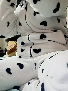 lolo890 online show from 12/04/25, 09:25