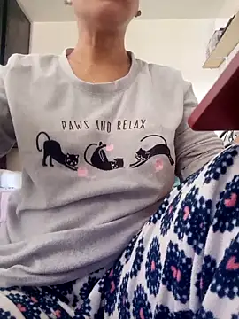 lolo890 online show from 10/28/25, 11:53