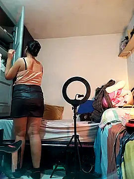 lolo890 online show from 02/05/26, 11:22