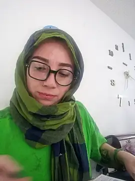 Yashira Jaziri online show from 11/06/25, 08:35