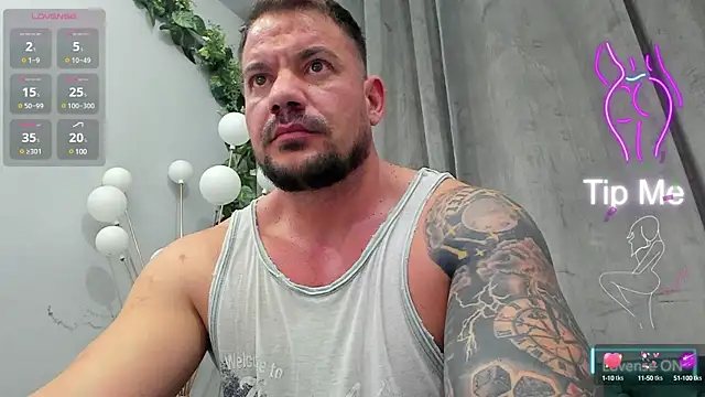 Snapshot of musclemonster31 chatting on 03/06/25, 10:58 musclemonster31 online show from 03/06/25, 10:58