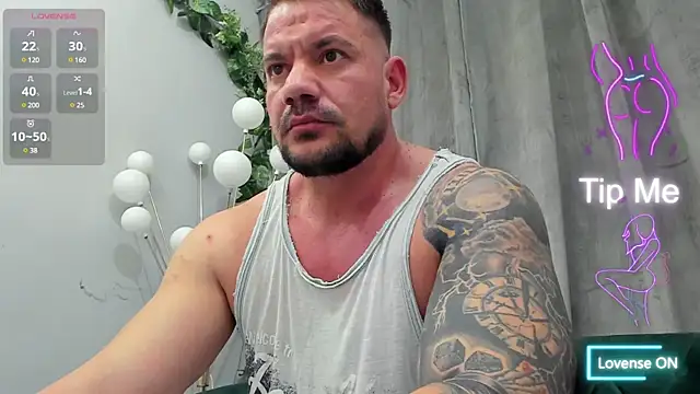 Snapshot of musclemonster31 chatting on 03/04/25, 09:00 musclemonster31 online show from 03/04/25, 09:00