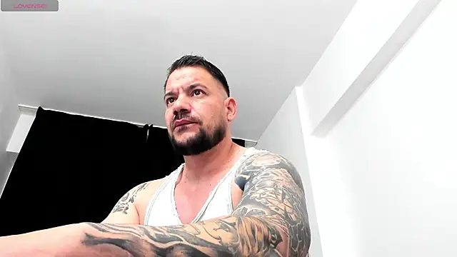 Snapshot of musclemonster31 chatting on 10/03/25, 12:58 musclemonster31 online show from 10/03/25, 12:58