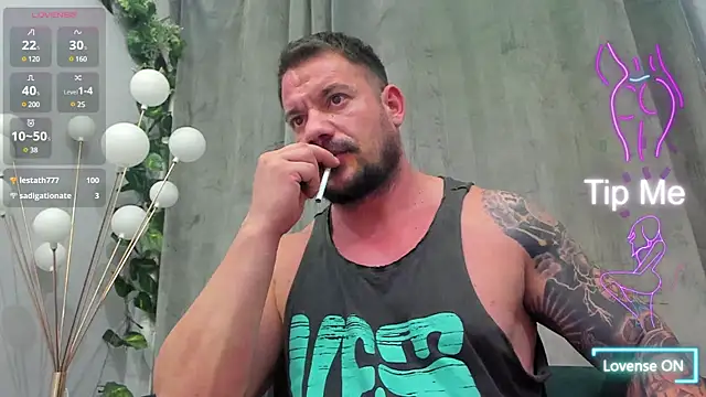 Snapshot of musclemonster31 chatting on 03/16/25, 01:38 musclemonster31 online show from 03/16/25, 01:38
