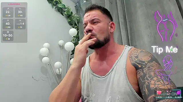 Snapshot of musclemonster31 chatting on 03/08/25, 06:10 musclemonster31 online show from 03/08/25, 06:10