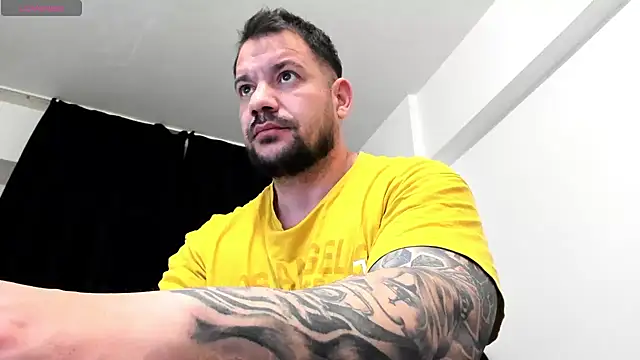 musclemonster31 online show from 12/15/25, 11:27