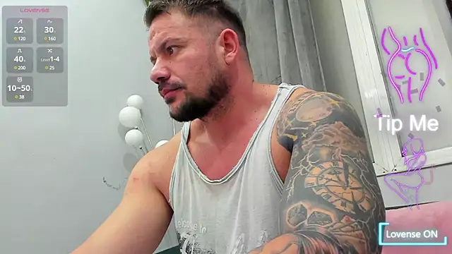 Snapshot of musclemonster31 chatting on 03/11/25, 11:47 musclemonster31 online show from 03/11/25, 11:47