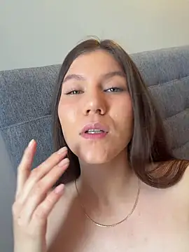 AmelieLaurent  online show from 12/21/25, 04:19