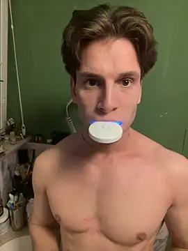 ETHAN MOORE online show from 10/31/25, 03:30