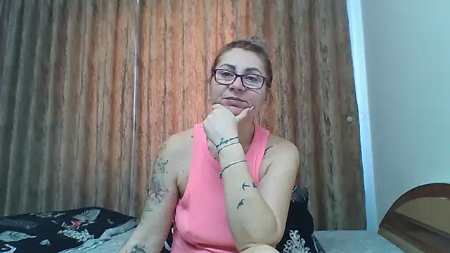 Snapshot of PussyEvely chatting on 02/20/25, 08:39 PussyEvely online show from 02/20/25, 08:39