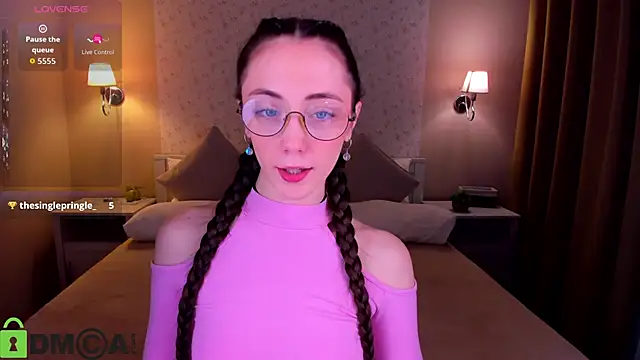 Lexi Split online show from 05/10/26, 02:04