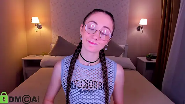 Lexi Split online show from 05/05/26, 01:41