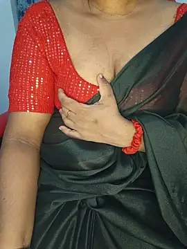 Snapshot of Malluivaniya chatting on 06/20/26, 05:29 Malluivaniya online show from 06/20/26, 05:29