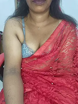 Snapshot of Malluivaniya chatting on 11/26/25, 06:08 Malluivaniya online show from 11/26/25, 06:08