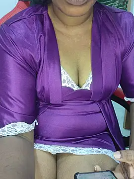 Snapshot of Malluivaniya chatting on 11/07/25, 06:56 Malluivaniya online show from 11/07/25, 06:56