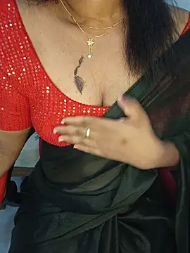 Snapshot of Malluivaniya chatting on 06/12/26, 05:49 Malluivaniya online show from 06/12/26, 05:49