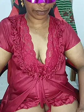 Snapshot of Malluivaniya chatting on 11/06/25, 06:23 Malluivaniya online show from 11/06/25, 06:23