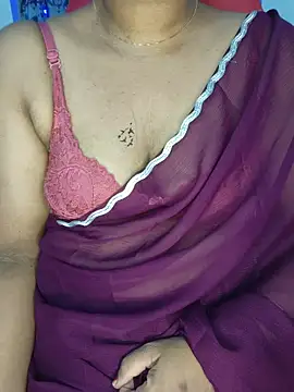 Snapshot of Malluivaniya chatting on 06/18/26, 11:26 Malluivaniya online show from 06/18/26, 11:26