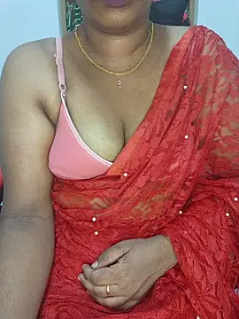 Snapshot of Malluivaniya chatting on 11/26/25, 06:02 Malluivaniya online show from 11/26/25, 06:02