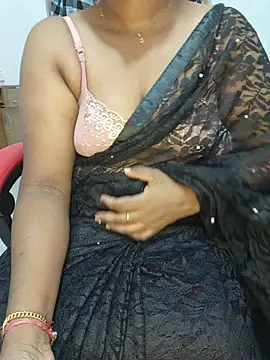 Snapshot of Malluivaniya chatting on 11/29/25, 06:08 Malluivaniya online show from 11/29/25, 06:08