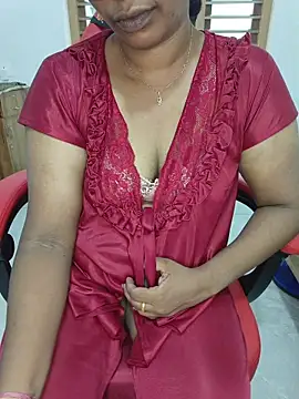 Snapshot of Malluivaniya chatting on 11/20/25, 07:09 Malluivaniya online show from 11/20/25, 07:09