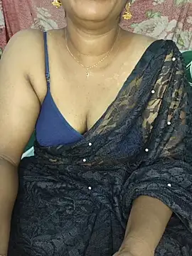 Snapshot of Malluivaniya chatting on 10/26/25, 06:19 Malluivaniya online show from 10/26/25, 06:19