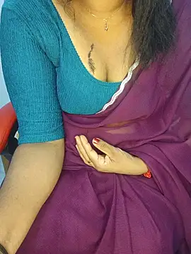 Snapshot of Malluivaniya chatting on 06/12/26, 05:54 Malluivaniya online show from 06/12/26, 05:54
