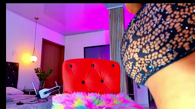 Snapshot of SQUIRT4UMEGAN chatting on 06/19/26, 12:05 SQUIRT4UMEGAN online show from 06/19/26, 12:05