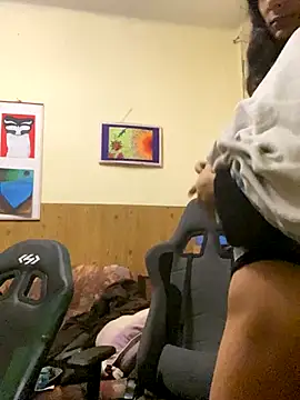 Snapshot of calliemaggotbone chatting on 11/02/25, 11:48 calliemaggotbone online show from 11/02/25, 11:48