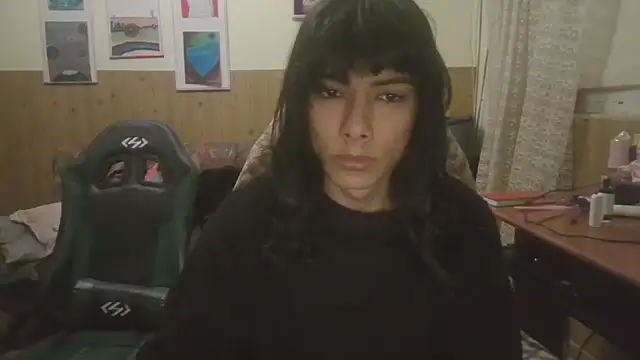 Snapshot of calliemaggotbone chatting on 11/06/25, 01:09 calliemaggotbone online show from 11/06/25, 01:09