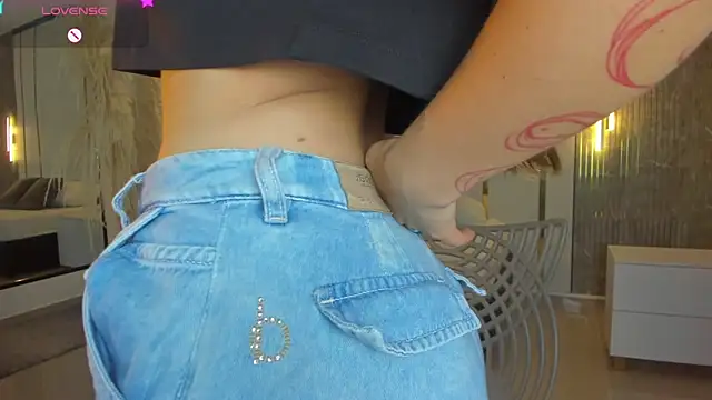 riley sierra online show from 12/17/25, 12:32