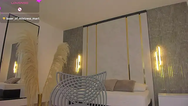 riley sierra online show from 11/04/25, 12:53