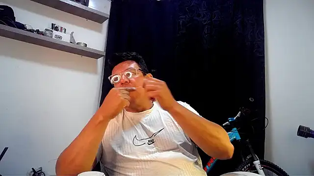 pedropicapi online show from 05/04/26, 01:53